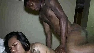 19岁亚洲柬埔寨女孩Stephanie被BBC猛男操了p2